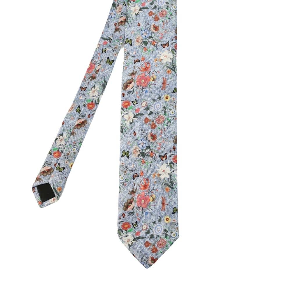 Amanda Christensen Tie flowers light blue main