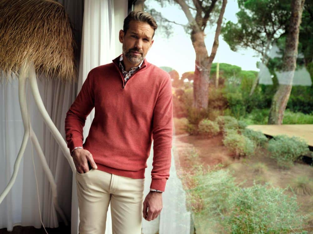 how to wear a pink jumper as a man