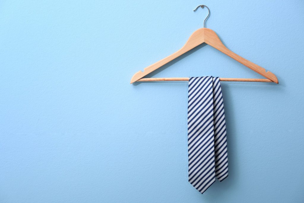 HOW TO STORE YOUR TIE