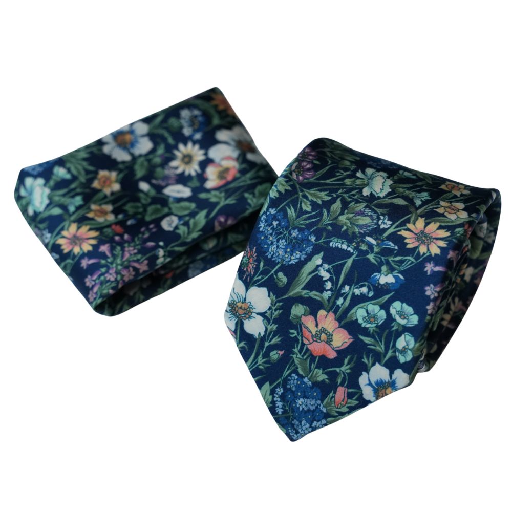 Tie and Pocket Square Set